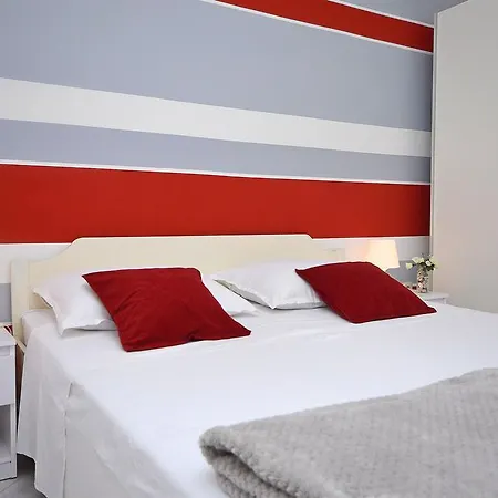 Mira Apartment